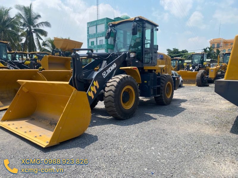 Máy xúc lật XCMG LW350FV gầu 1.8 m3 Trung Quốc