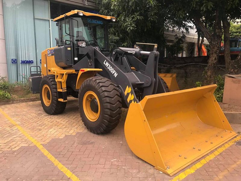 [2025] Giá Máy xúc lật XCMG LW300FN gầu 2.2 m3 giá bao nhiêu