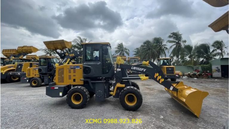 Xúc lật nhỏ thuỷ lực LW160FV gầu 0,9m3 tải 1.2 tấn XCMG Việt Nam