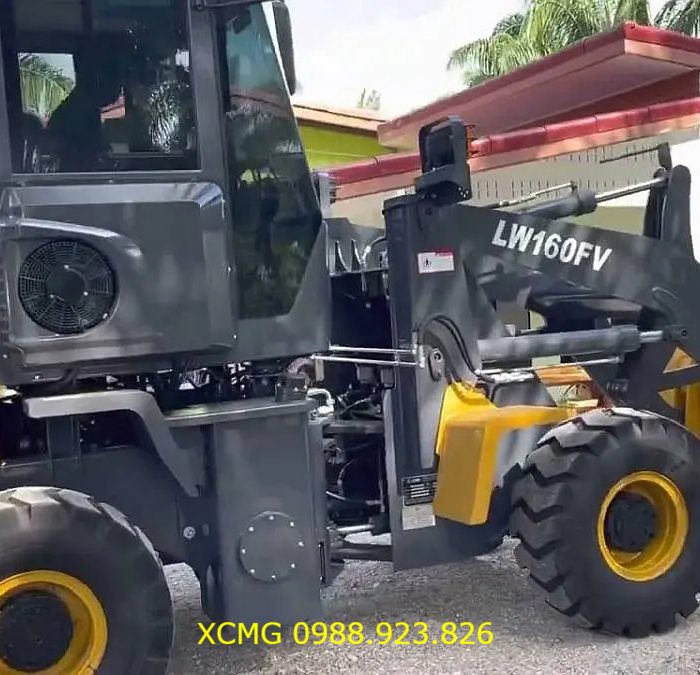 Xúc lật nhỏ LW160FV gầu 0,9m3 công suất 54.5 kw XCMG Việt Nam
