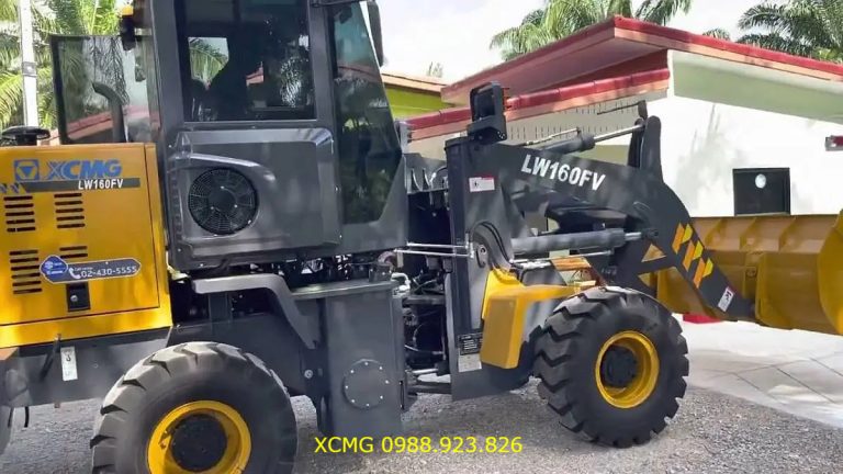 Xúc lật nhỏ LW160FV gầu 0,9m3 công suất 54.5 kw XCMG Việt Nam