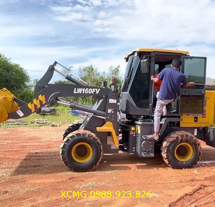 Nơi bán Xúc lật nhỏ thuỷ lực LW160FV gầu 0,9m3 tải 1.2 tấn Mới