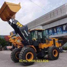 Máy xúc lật XCMG model LW500KN gầu 4,2m3, 2 tầng đổ dây truyền công nghệ Châu Âu