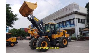 Máy xúc lật XCMG model LW500KN gầu 4,2m3, 2 tầng đổ dây truyền công nghệ Châu Âu