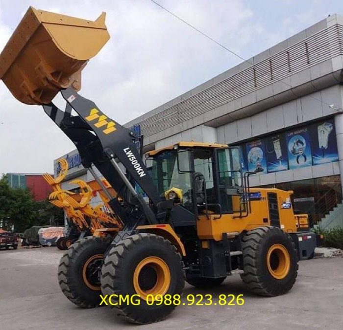 Máy xúc lật XCMG model LW500KN gầu 4,2m3, 2 tầng đổ dây truyền công nghệ Châu Âu