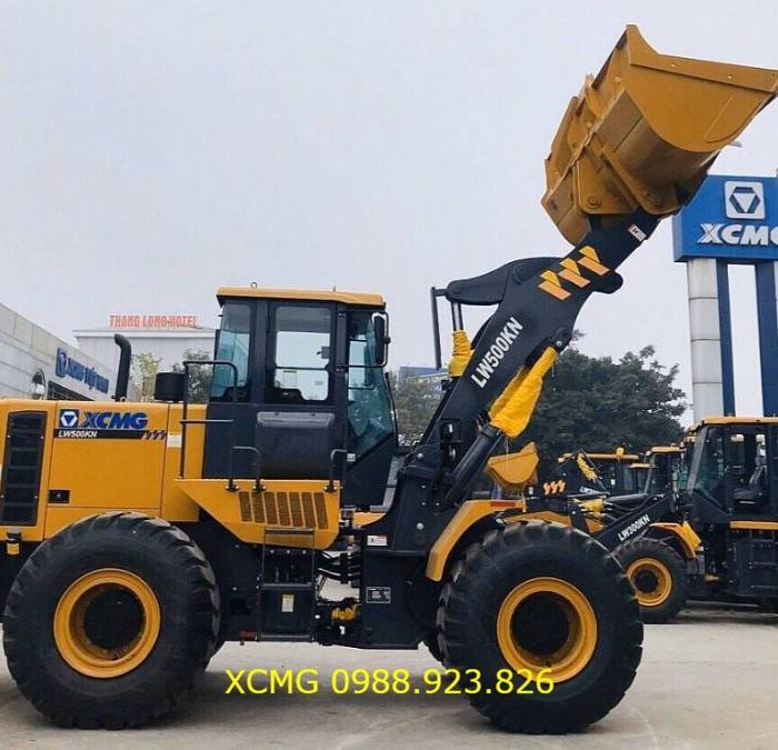 Máy xúc lật bánh lốp LW500KN gầu 4,2m3, cần cao 4.5 mét cao cấp liên doanh Đức