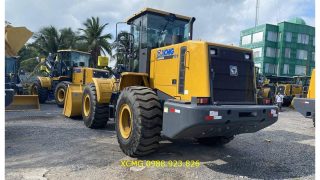 Nơi Bán [2025] Máy xúc lật bánh lốp LW500KN gầu 4,2m3, sức nâng 5.5 tấn cao cấp liên doanh Đức