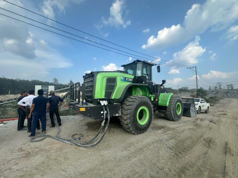 Xúc lật điện XCMG XC968 - EV
